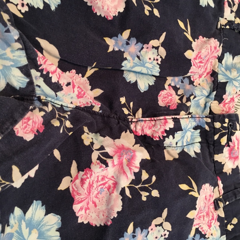 Size 14 Old Navy floral shorts